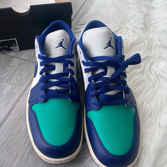 Jordan AJ 1 Low Men's Sneakers - Blue and Green - Picture 6 of 10